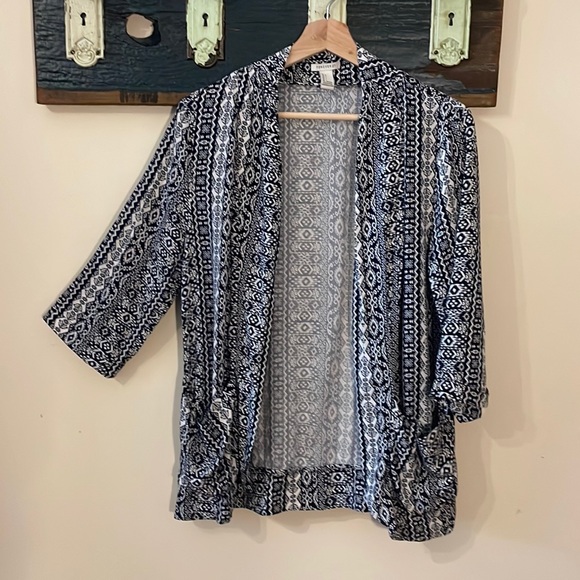 2/$25 Forever 21 Black and White Print Kimono Style Blazer Size Large - Picture 3 of 14